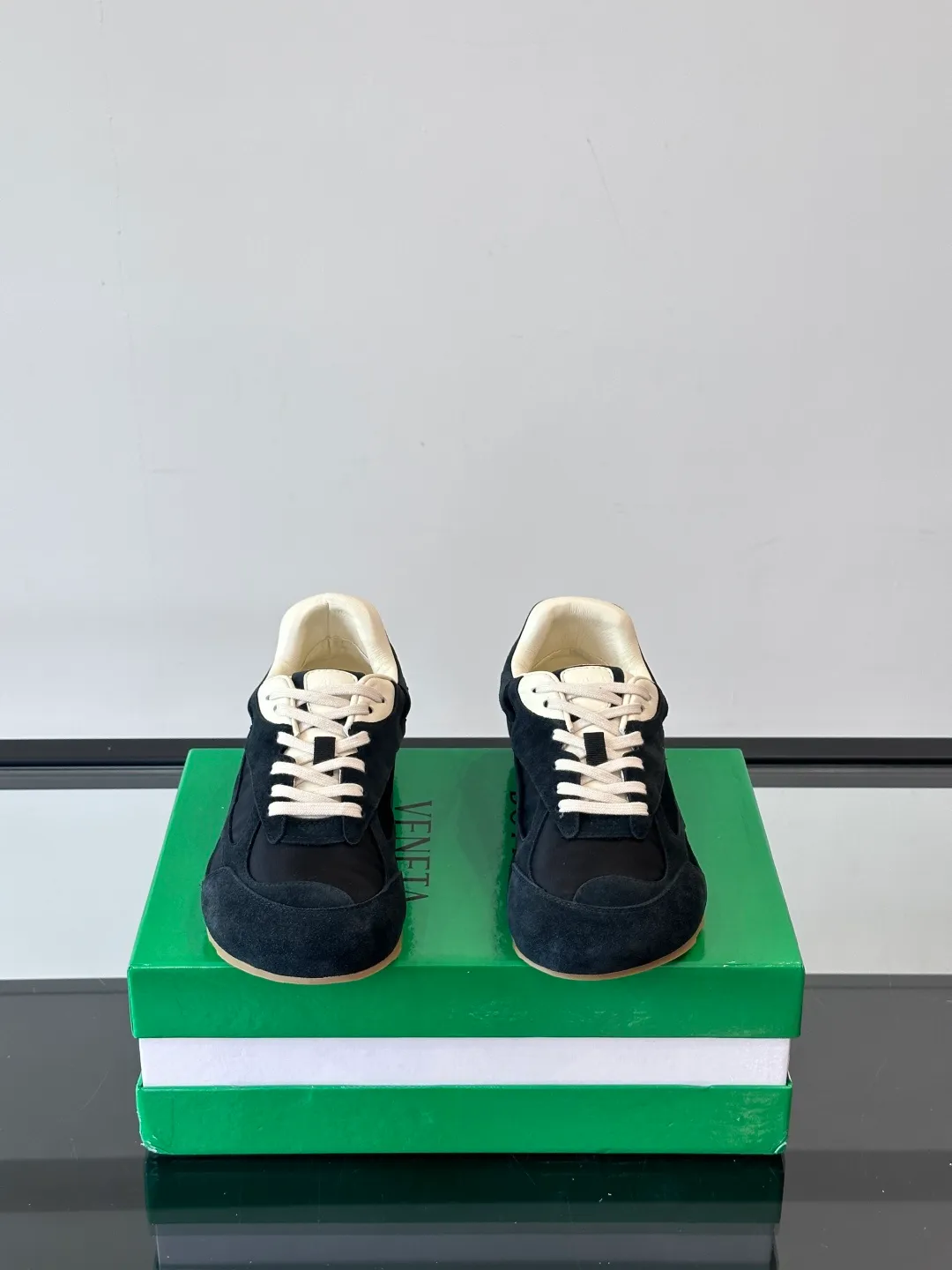 p600 "Bv" new orbit👫 casual sneakers for couples, the retro style of the millennium is so handsome, a super cool fashion item, the most important thing is that it feels incomparably comfortable on the feet, and the design style is also perfect. It will definitely be the one you wear most in daily life, original development, high quality presentation! Size: 35-45 (men’s size 38.45 customized)